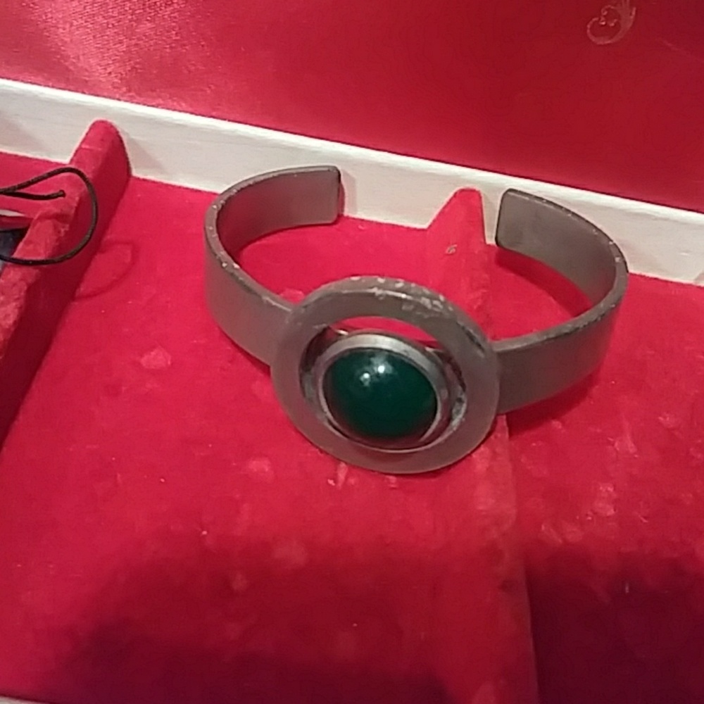 Vintage pewter signed bracelet jade color